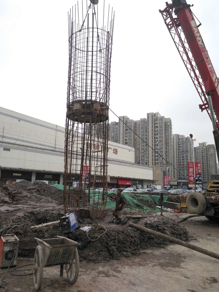龙江新城市广场二期试桩工程